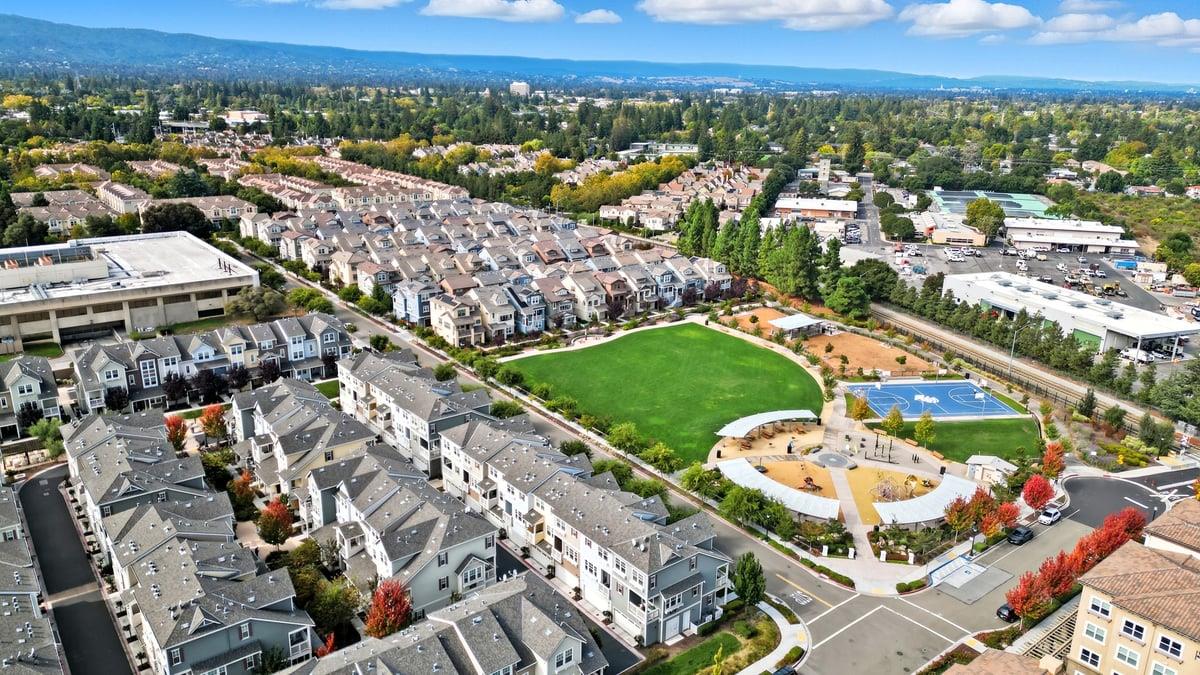 Detail Gallery Image 30 of 31 For 117 Orbit Way, Mountain View,  CA 94043 - 3 Beds | 3/1 Baths