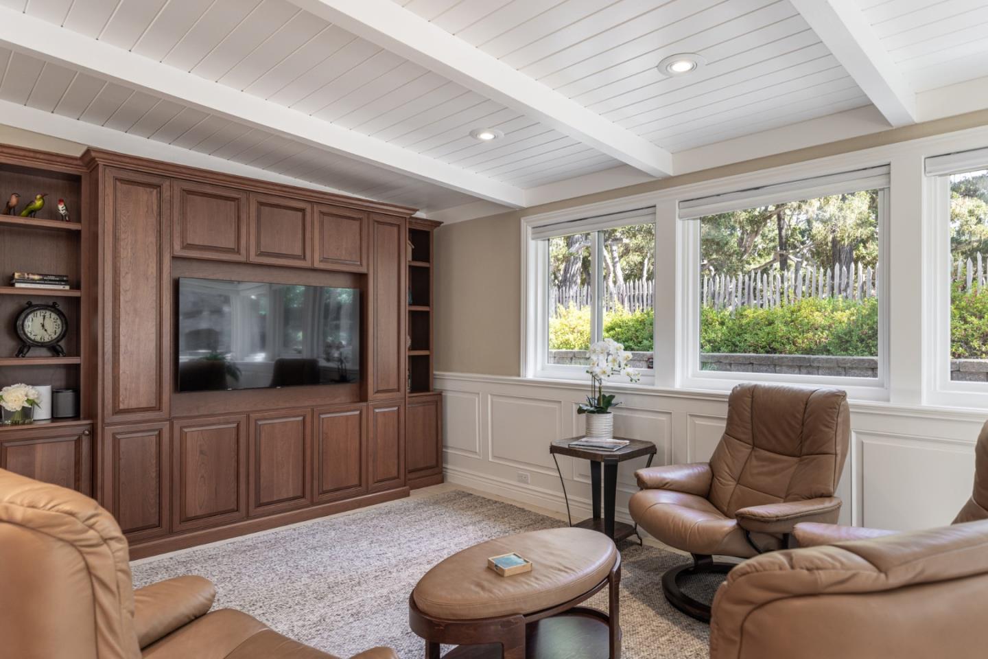 Detail Gallery Image 15 of 35 For 3125 Bird Rock Rd, Pebble Beach,  CA 93953 - 4 Beds | 3 Baths