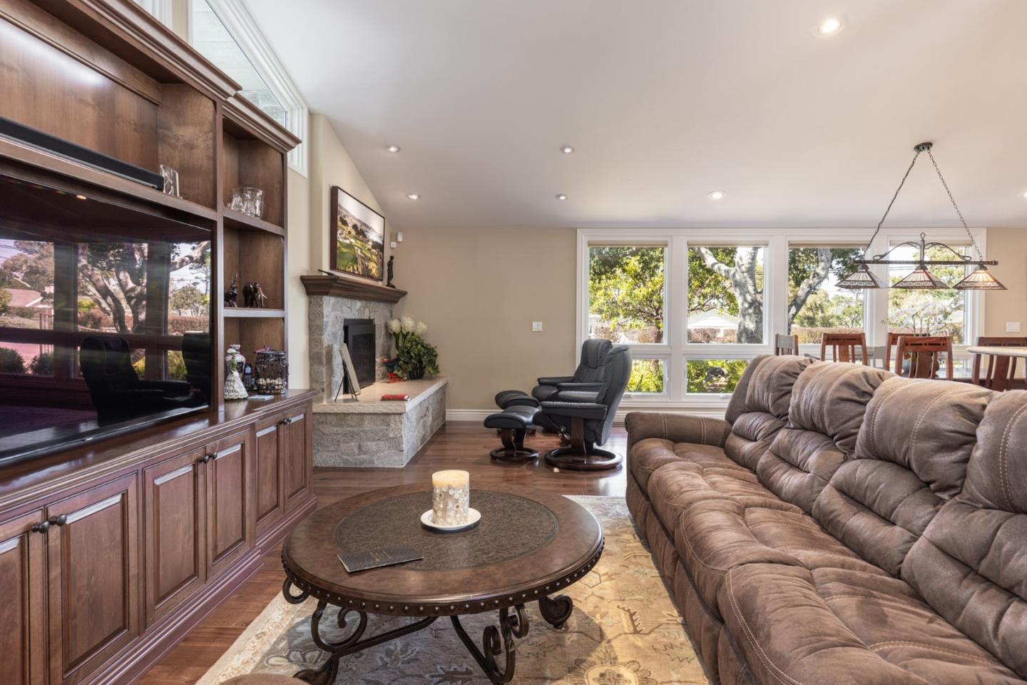 Detail Gallery Image 9 of 35 For 3125 Bird Rock Rd, Pebble Beach,  CA 93953 - 4 Beds | 3 Baths