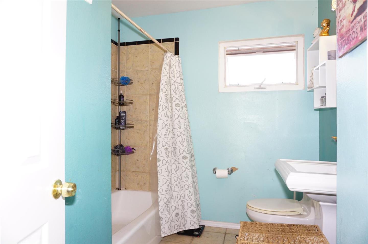 Detail Gallery Image 11 of 13 For 1462 Terilyn Ave, San Jose,  CA 95122 - 3 Beds | 2 Baths