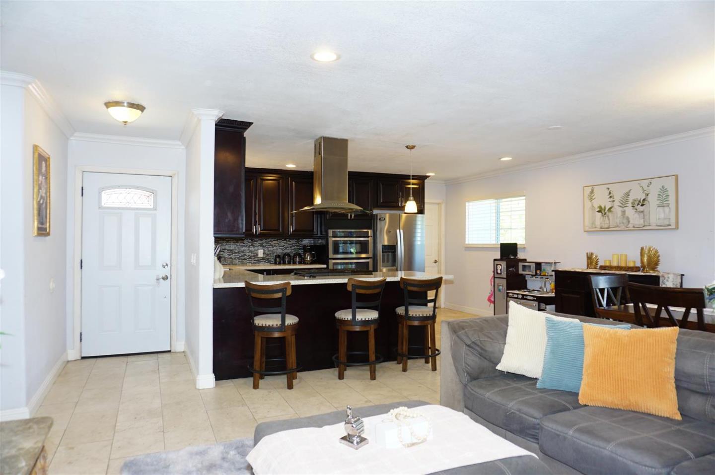 Detail Gallery Image 3 of 13 For 1462 Terilyn Ave, San Jose,  CA 95122 - 3 Beds | 2 Baths