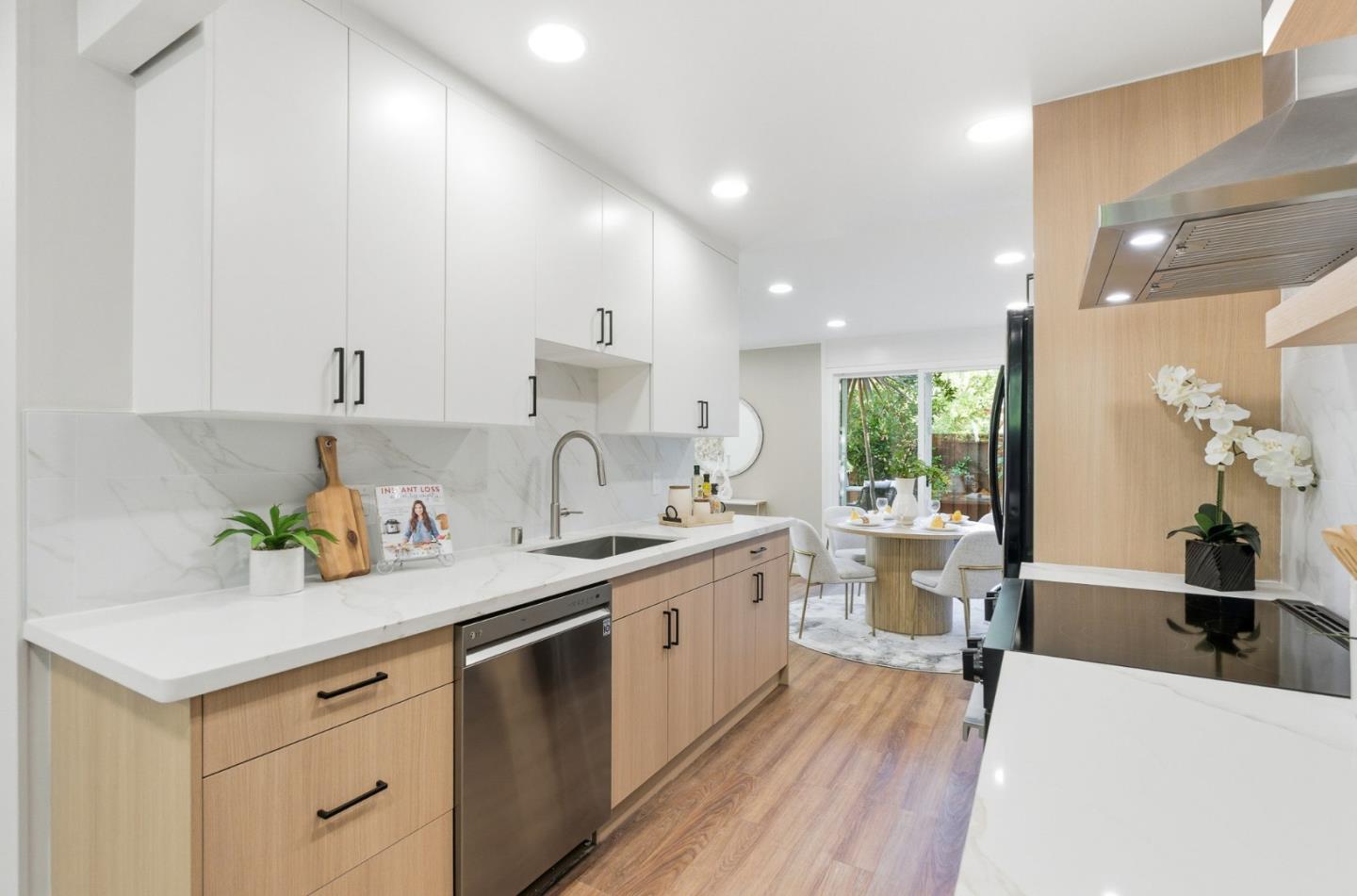 Detail Gallery Image 11 of 53 For 1101 Pomeroy Ave, Santa Clara,  CA 95051 - 4 Beds | 2/1 Baths