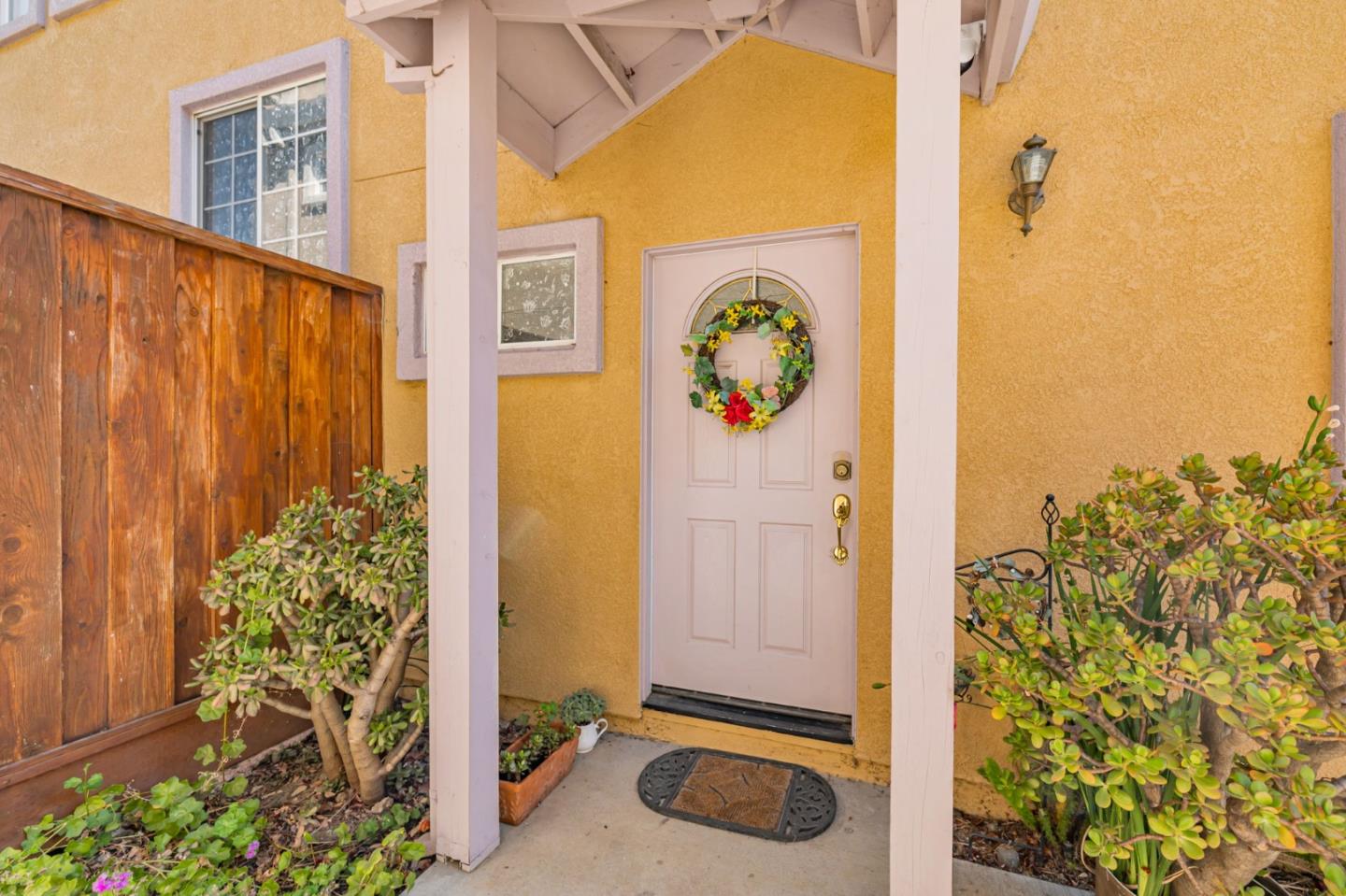 Detail Gallery Image 3 of 23 For 2158 Capitol Park Ct, San Jose,  CA 95132 - 4 Beds | 2/1 Baths