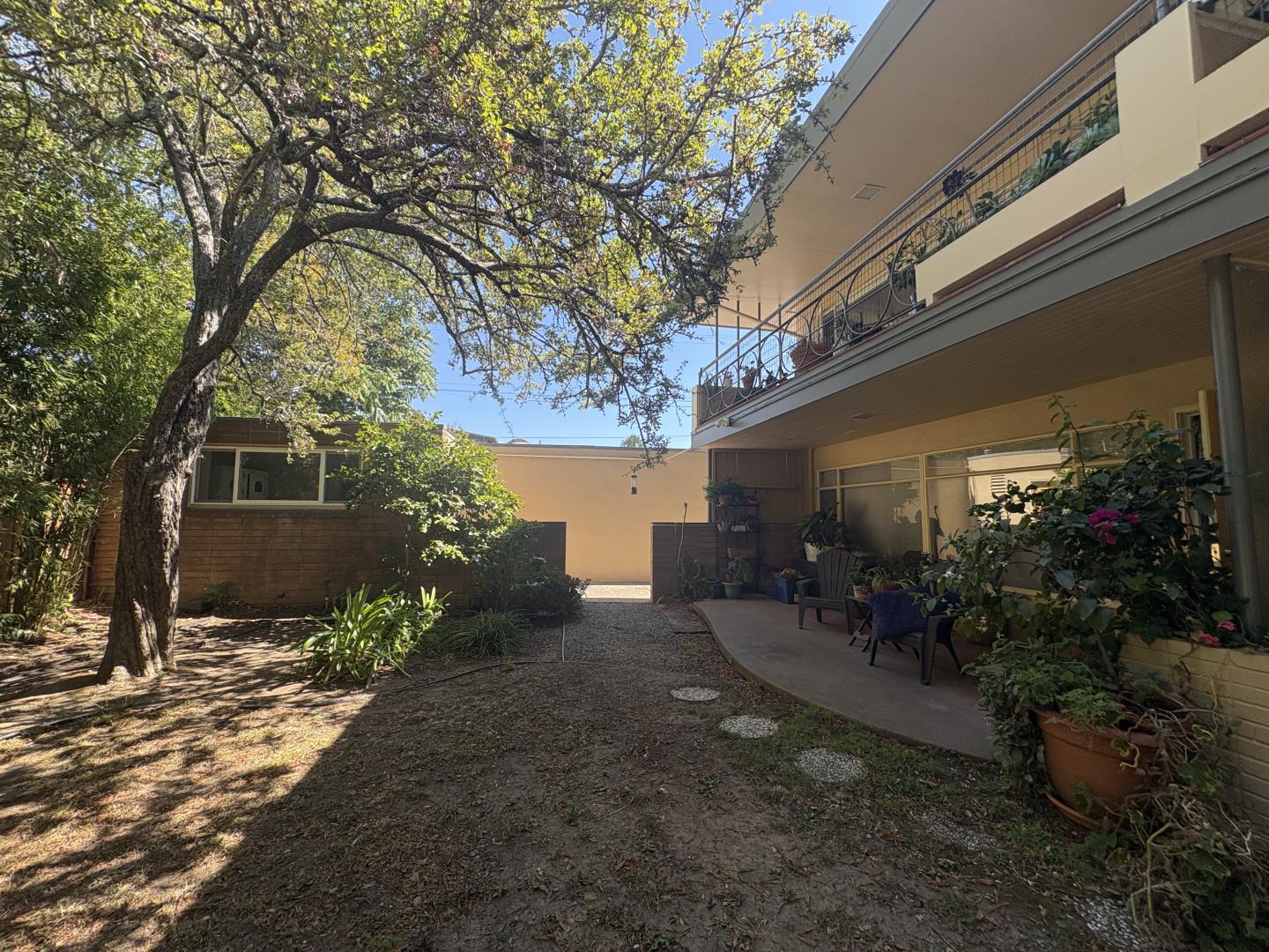 Detail Gallery Image 2 of 11 For 1222 Irwin St, San Rafael,  CA 94901 - – Beds | – Baths