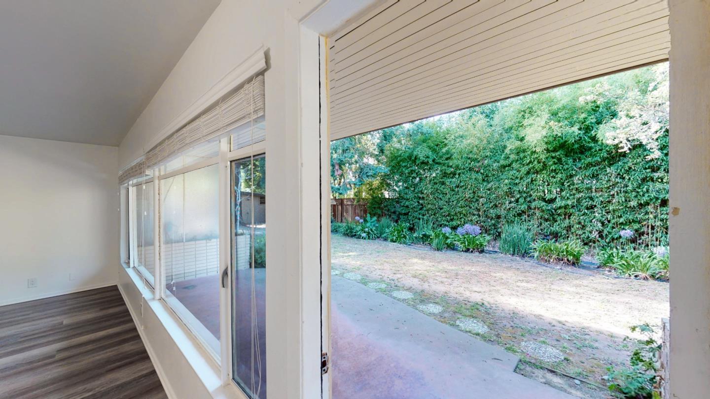 Detail Gallery Image 4 of 11 For 1222 Irwin St, San Rafael,  CA 94901 - – Beds | – Baths