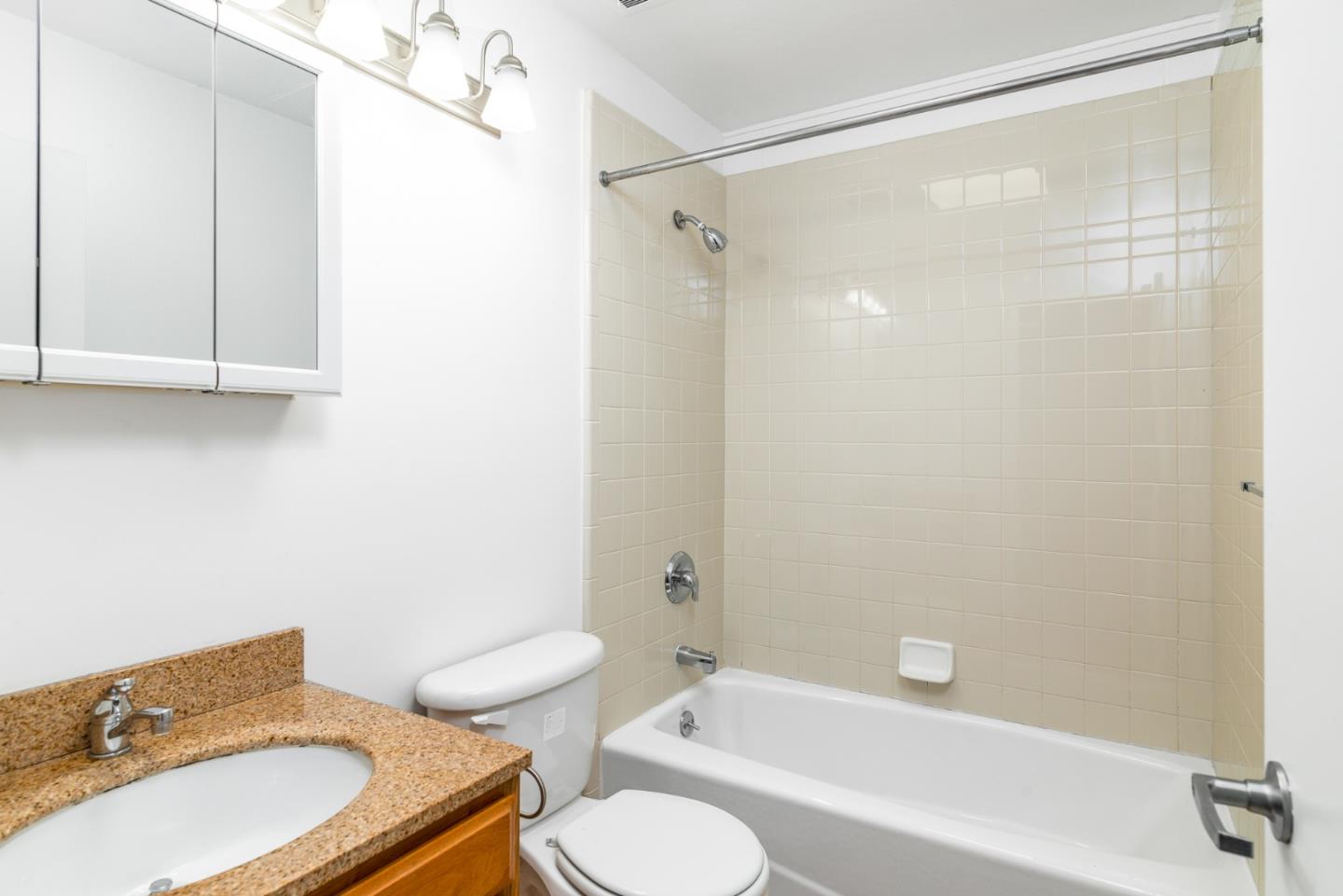 Detail Gallery Image 5 of 12 For 100 Sycamore Ave, San Anselmo,  CA 94960 - – Beds | – Baths