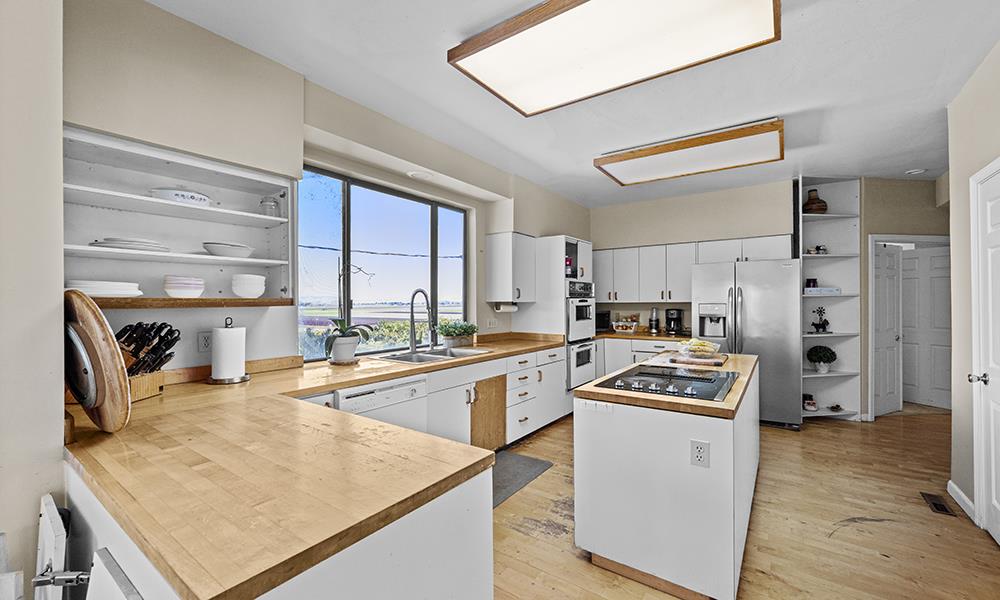 Detail Gallery Image 16 of 26 For 547 Mission Vineyard Rd, San Juan Bautista,  CA 95045 - 2 Beds | 2 Baths