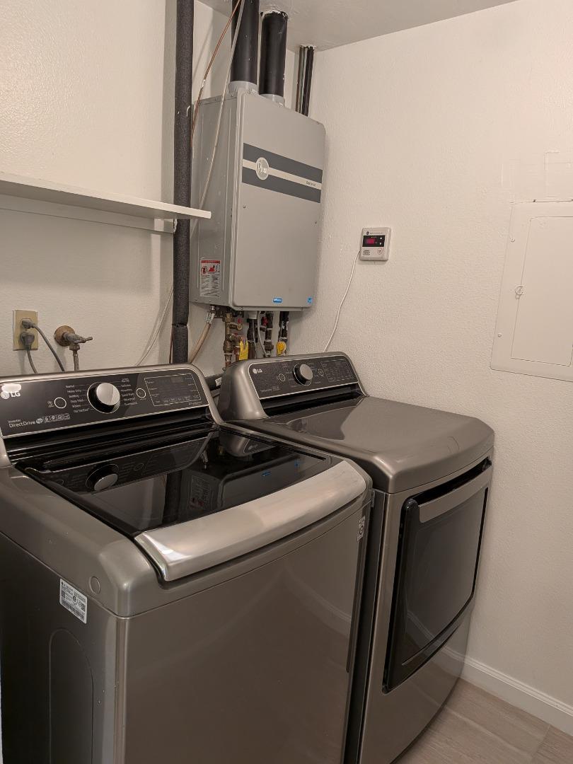 Detail Gallery Image 11 of 43 For 217 Ada Ave #45,  Mountain View,  CA 94043 - 3 Beds | 2 Baths