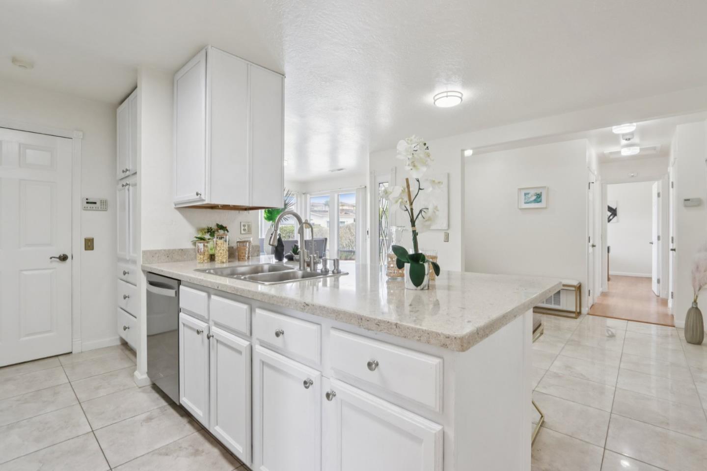 Detail Gallery Image 17 of 52 For 3012 Ellen Ct, Marina,  CA 93933 - 6 Beds | 4 Baths