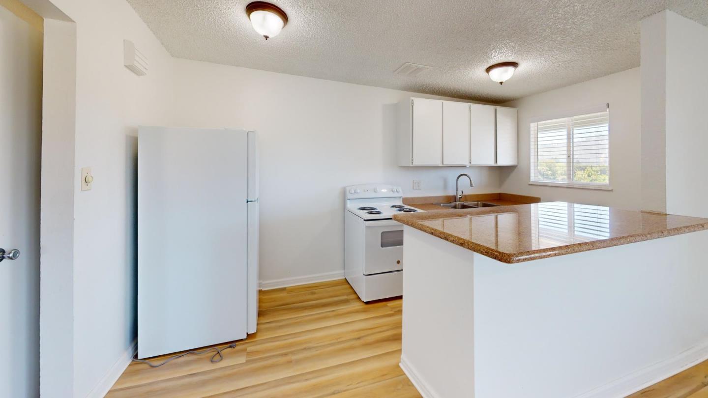 Detail Gallery Image 4 of 14 For 7 Merrydale Rd, San Rafael,  CA 94903 - – Beds | – Baths