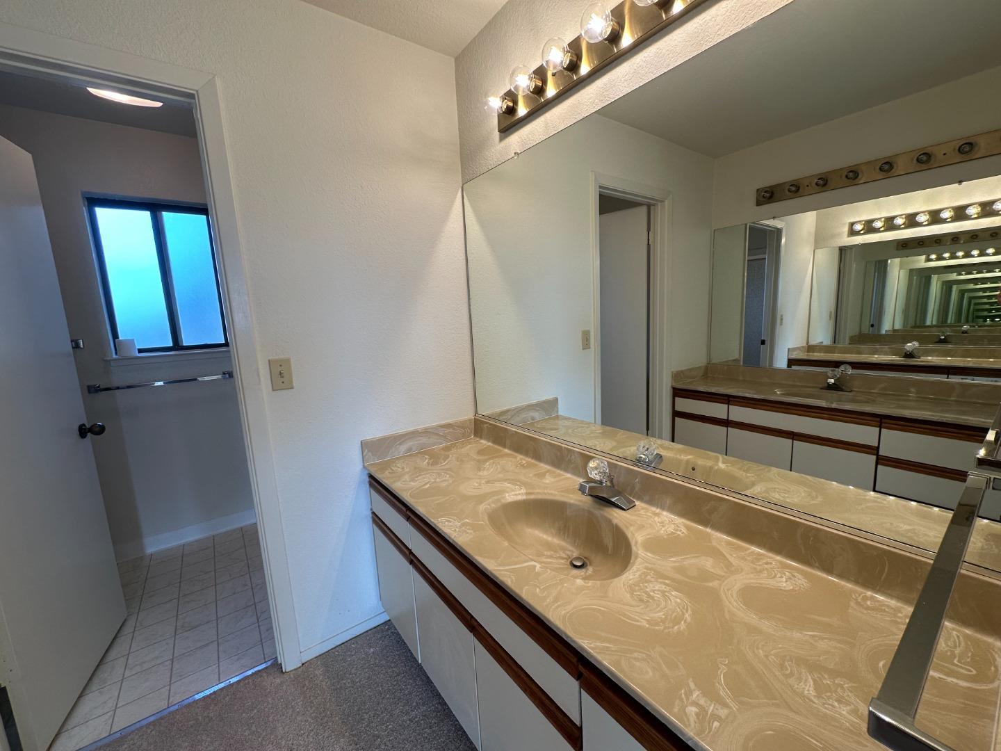 Detail Gallery Image 14 of 20 For 2751 Belmont Canyon Rd, Belmont,  CA 94002 - 4 Beds | 2/1 Baths