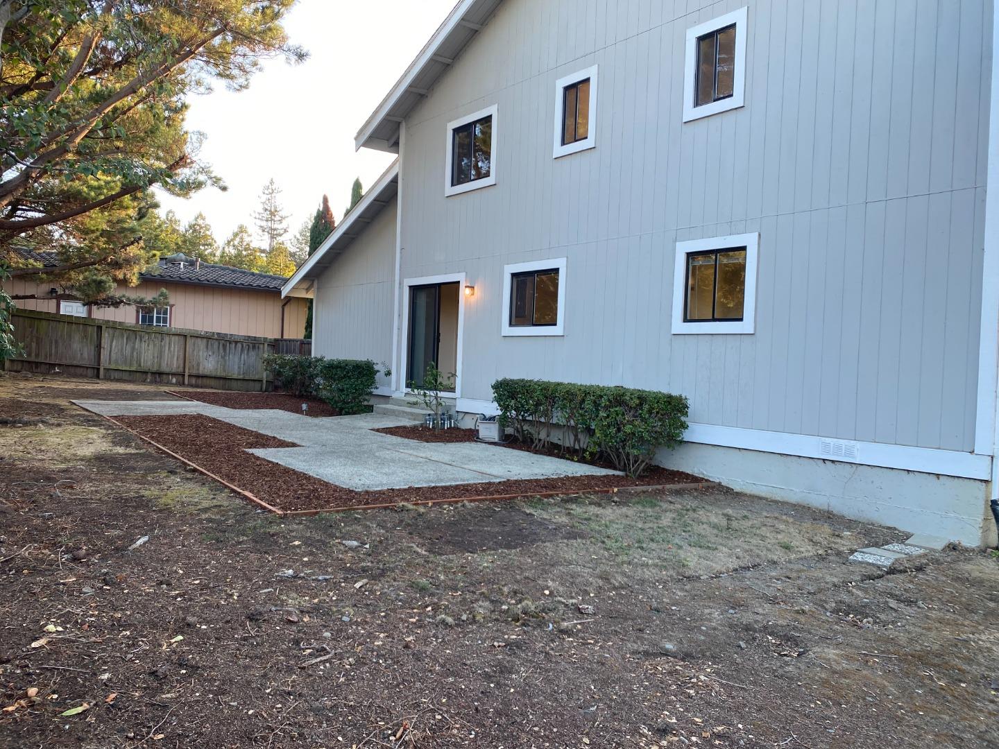 Detail Gallery Image 15 of 20 For 2751 Belmont Canyon Rd, Belmont,  CA 94002 - 4 Beds | 2/1 Baths