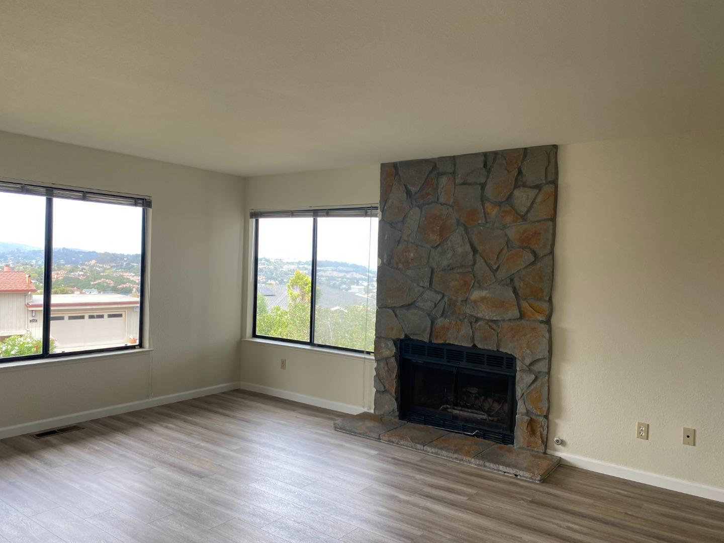 Detail Gallery Image 7 of 20 For 2751 Belmont Canyon Rd, Belmont,  CA 94002 - 4 Beds | 2/1 Baths