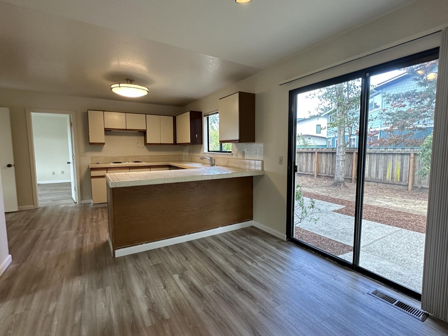 Detail Gallery Image 8 of 20 For 2751 Belmont Canyon Rd, Belmont,  CA 94002 - 4 Beds | 2/1 Baths