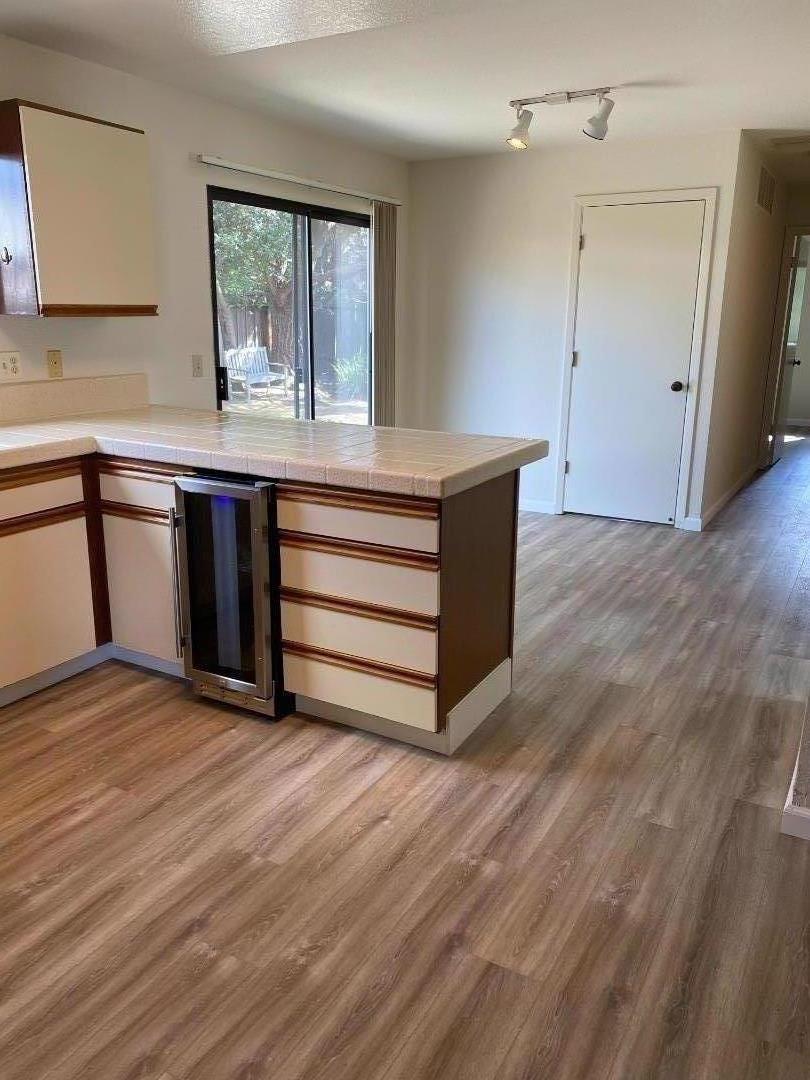 Detail Gallery Image 9 of 20 For 2751 Belmont Canyon Rd, Belmont,  CA 94002 - 4 Beds | 2/1 Baths