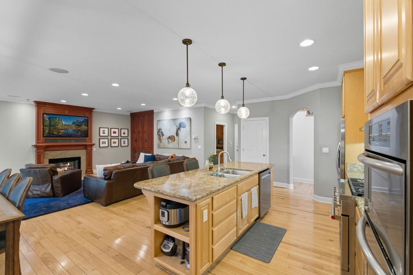 Detail Gallery Image 14 of 40 For 744 Colorado Ave, Palo Alto,  CA 94303 - 4 Beds | 4 Baths