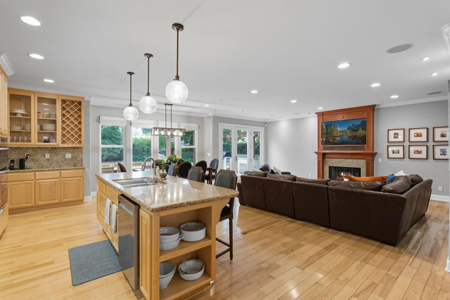 Detail Gallery Image 9 of 40 For 744 Colorado Ave, Palo Alto,  CA 94303 - 4 Beds | 4 Baths