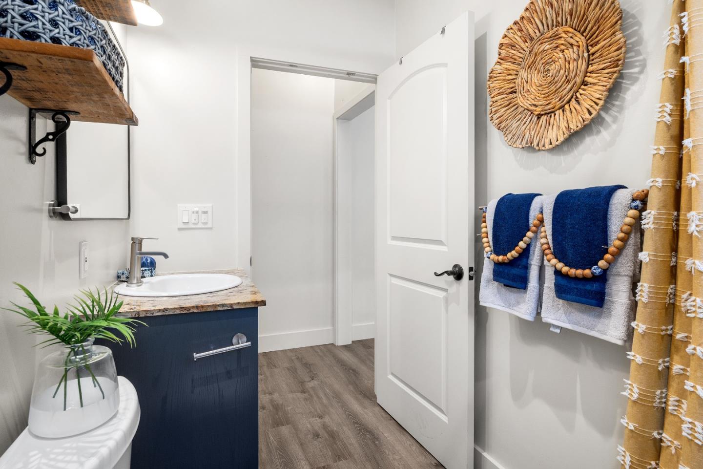 Detail Gallery Image 21 of 42 For 1124 Laurel St, Santa Cruz,  CA 95060 - 3 Beds | 2 Baths