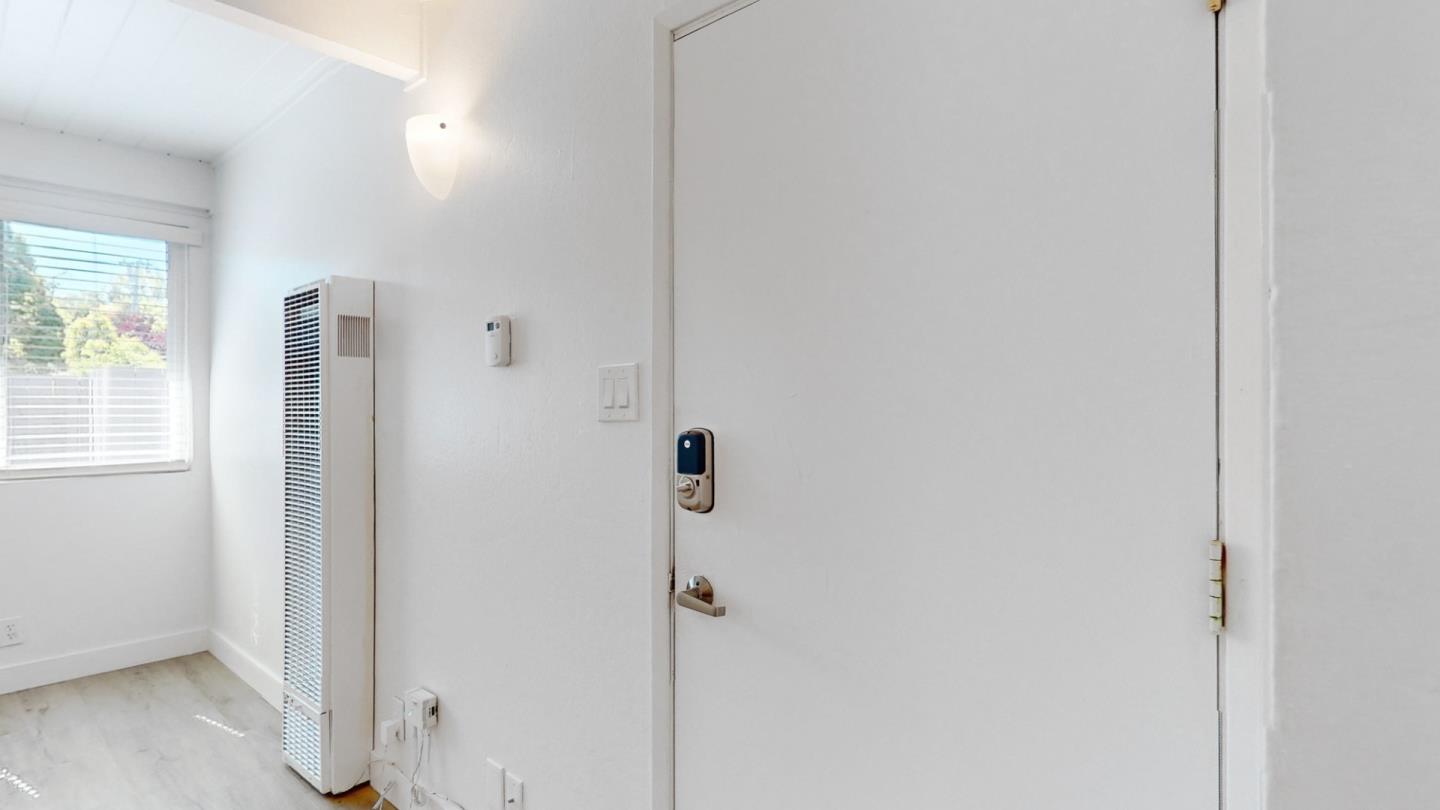 Detail Gallery Image 3 of 13 For 390 Woodland Ave, San Rafael,  CA 94901 - – Beds | – Baths