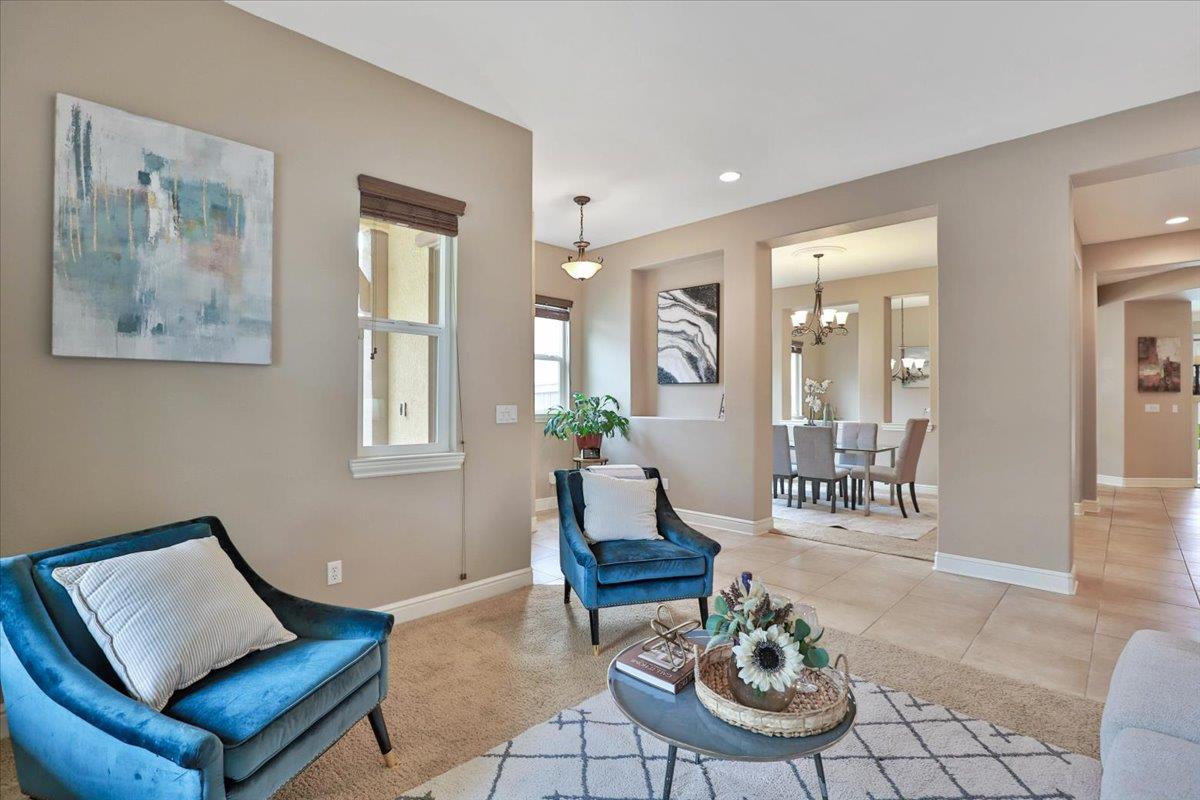 Detail Gallery Image 11 of 46 For 2719 Woodgate Way, Roseville,  CA 95747 - 4 Beds | 3 Baths