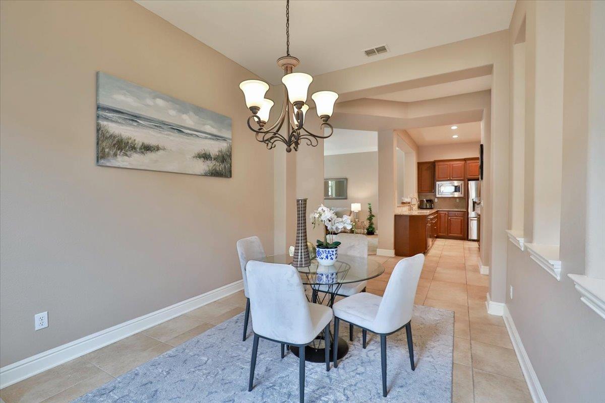 Detail Gallery Image 14 of 46 For 2719 Woodgate Way, Roseville,  CA 95747 - 4 Beds | 3 Baths