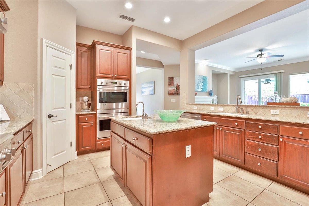 Detail Gallery Image 16 of 46 For 2719 Woodgate Way, Roseville,  CA 95747 - 4 Beds | 3 Baths