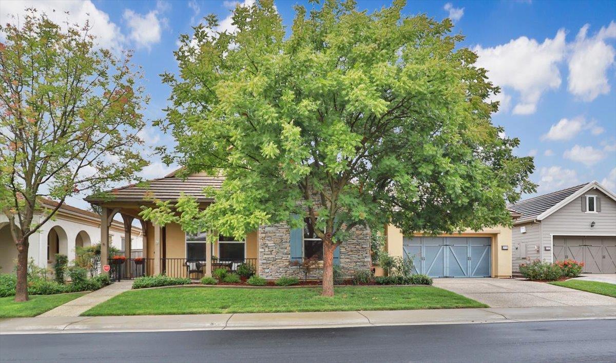 Detail Gallery Image 4 of 46 For 2719 Woodgate Way, Roseville,  CA 95747 - 4 Beds | 3 Baths