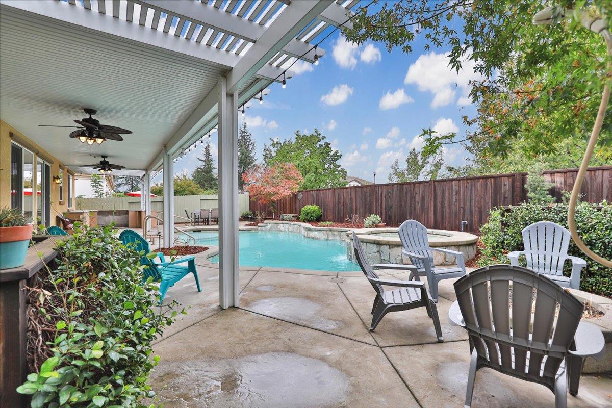 Detail Gallery Image 40 of 46 For 2719 Woodgate Way, Roseville,  CA 95747 - 4 Beds | 3 Baths