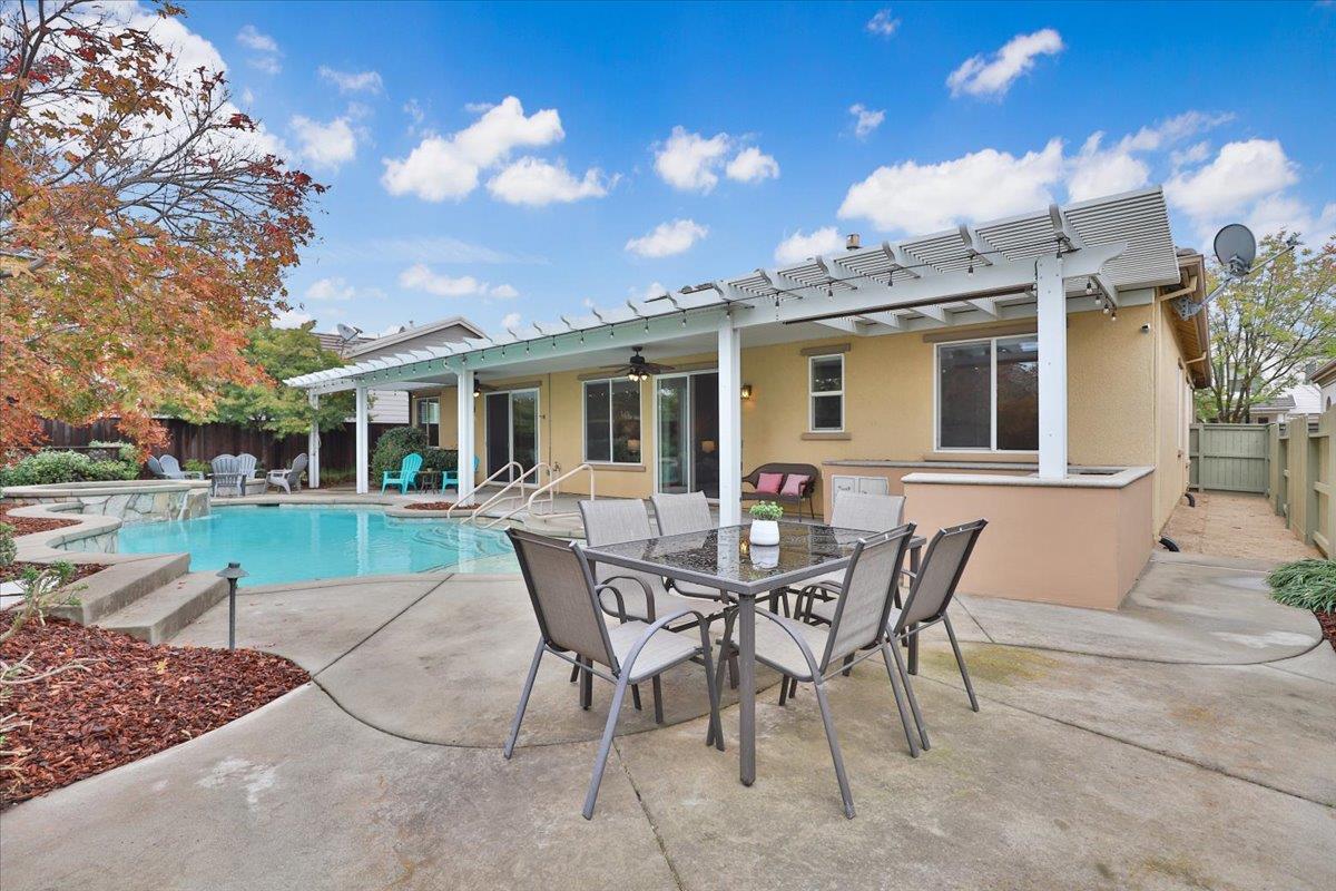 Detail Gallery Image 43 of 46 For 2719 Woodgate Way, Roseville,  CA 95747 - 4 Beds | 3 Baths