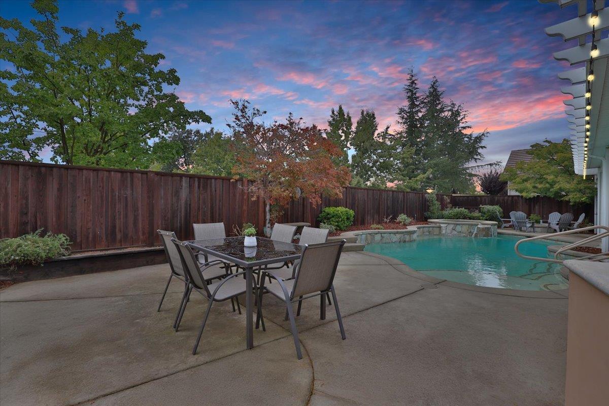 Detail Gallery Image 44 of 46 For 2719 Woodgate Way, Roseville,  CA 95747 - 4 Beds | 3 Baths