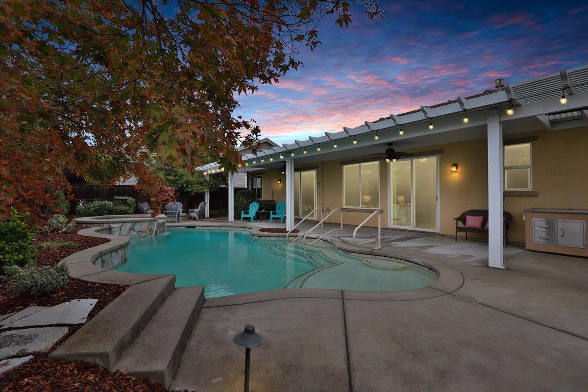 Detail Gallery Image 45 of 46 For 2719 Woodgate Way, Roseville,  CA 95747 - 4 Beds | 3 Baths