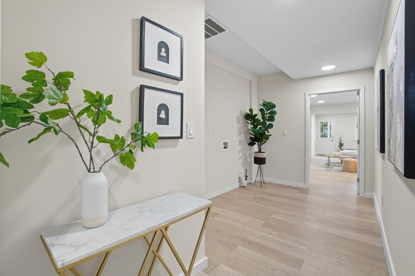 Detail Gallery Image 17 of 71 For 2931 San Bruno Ave, San Francisco,  CA 94134 - 4 Beds | 3/1 Baths