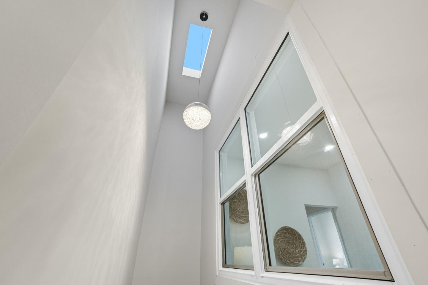 Detail Gallery Image 18 of 71 For 2931 San Bruno Ave, San Francisco,  CA 94134 - 4 Beds | 3/1 Baths