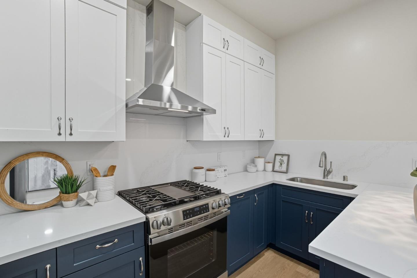 Detail Gallery Image 26 of 71 For 2931 San Bruno Ave, San Francisco,  CA 94134 - 4 Beds | 3/1 Baths