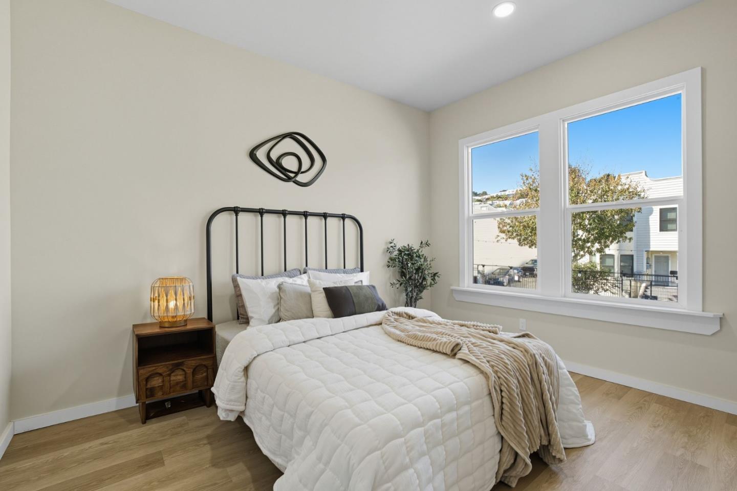 Detail Gallery Image 34 of 71 For 2931 San Bruno Ave, San Francisco,  CA 94134 - 4 Beds | 3/1 Baths