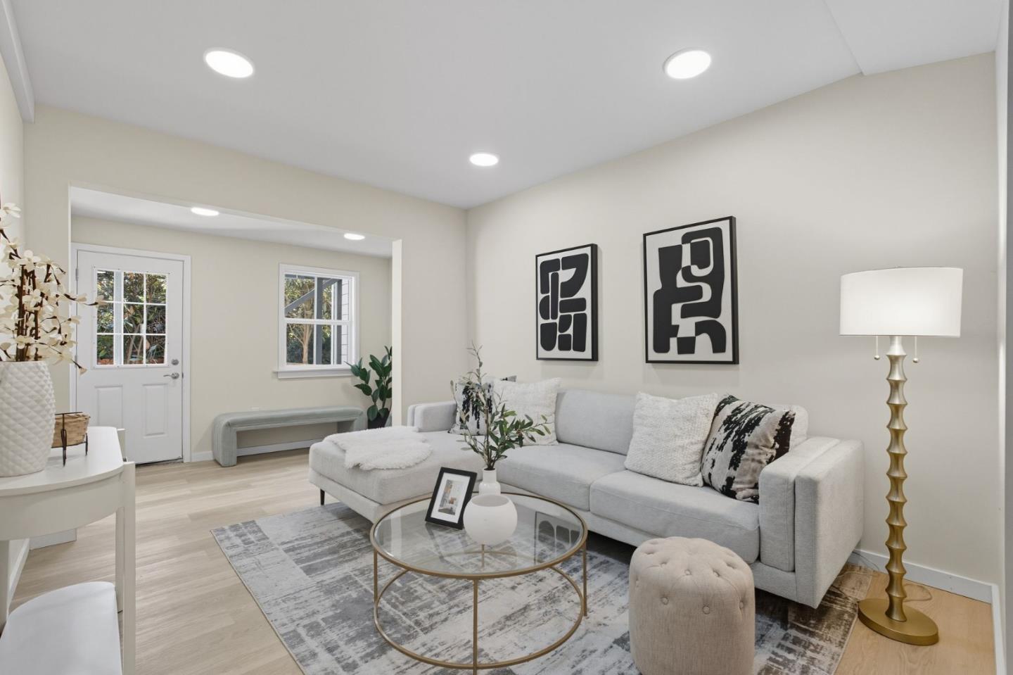 Detail Gallery Image 8 of 71 For 2931 San Bruno Ave, San Francisco,  CA 94134 - 4 Beds | 3/1 Baths