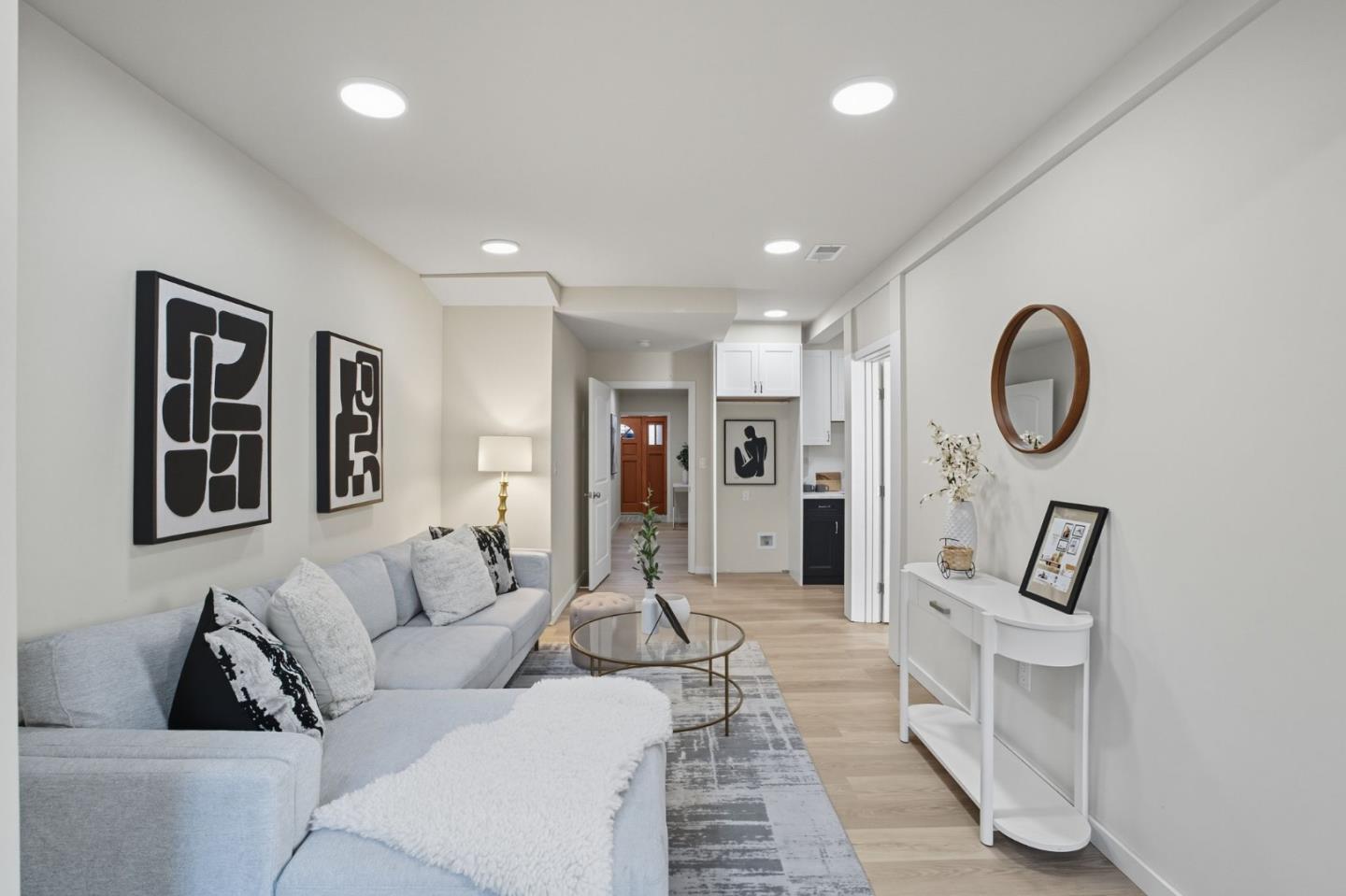 Detail Gallery Image 9 of 71 For 2931 San Bruno Ave, San Francisco,  CA 94134 - 4 Beds | 3/1 Baths