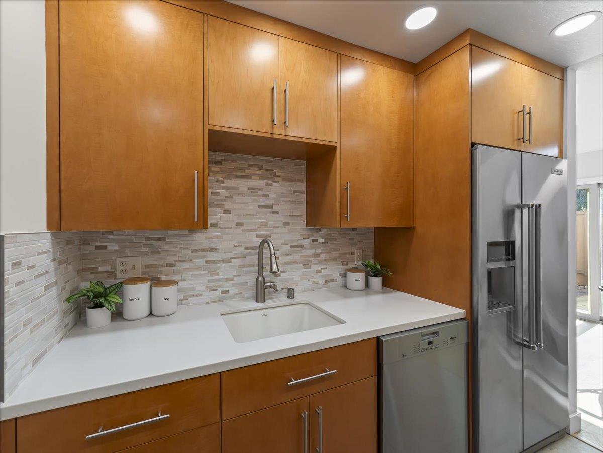 Detail Gallery Image 12 of 50 For 2576 Knightsbridge Ln, Santa Clara,  CA 95051 - 3 Beds | 2/1 Baths