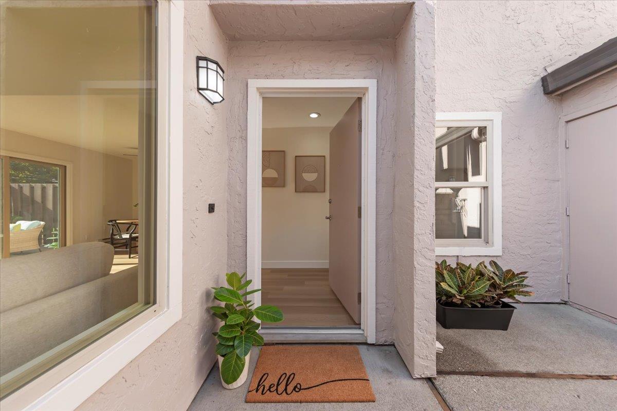 Detail Gallery Image 3 of 50 For 2576 Knightsbridge Ln, Santa Clara,  CA 95051 - 3 Beds | 2/1 Baths