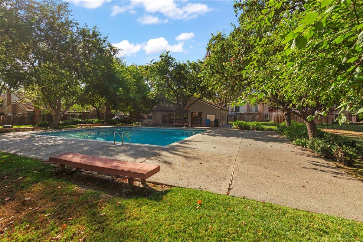 Detail Gallery Image 38 of 50 For 2576 Knightsbridge Ln, Santa Clara,  CA 95051 - 3 Beds | 2/1 Baths