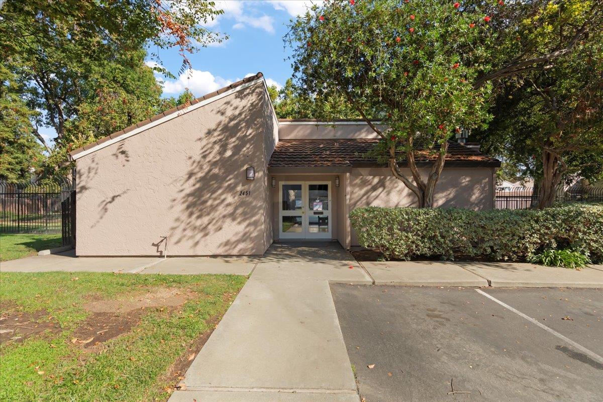 Detail Gallery Image 41 of 50 For 2576 Knightsbridge Ln, Santa Clara,  CA 95051 - 3 Beds | 2/1 Baths