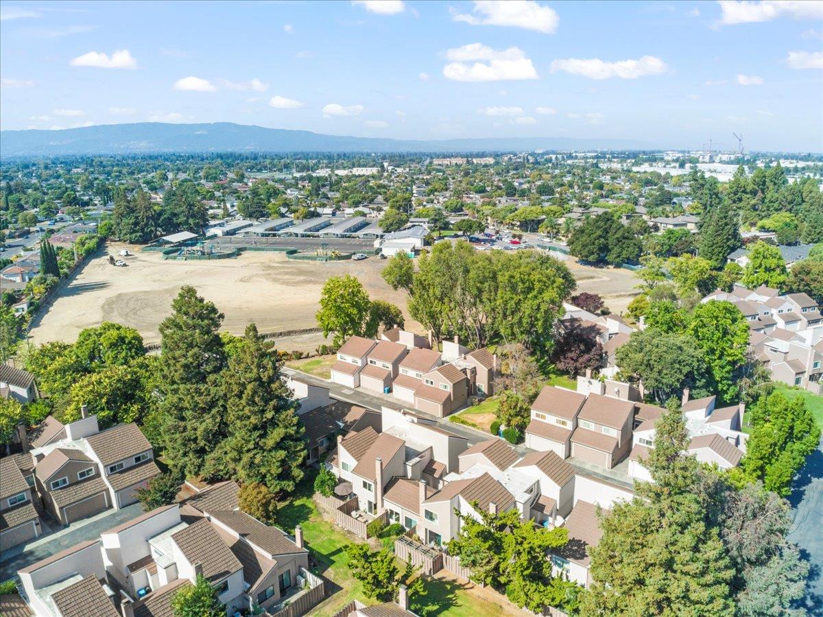 Detail Gallery Image 49 of 50 For 2576 Knightsbridge Ln, Santa Clara,  CA 95051 - 3 Beds | 2/1 Baths