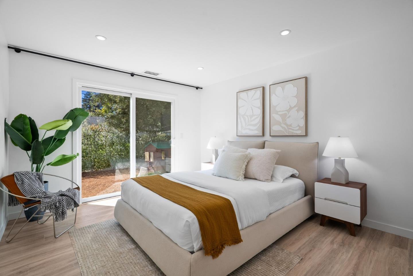 Detail Gallery Image 10 of 27 For 903 Laurel Ave, Menlo Park,  CA 94025 - 3 Beds | 1 Baths