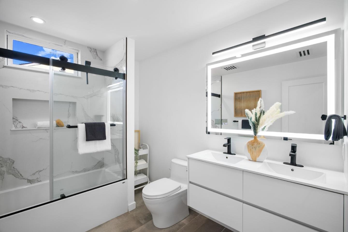 Detail Gallery Image 14 of 27 For 903 Laurel Ave, Menlo Park,  CA 94025 - 3 Beds | 1 Baths