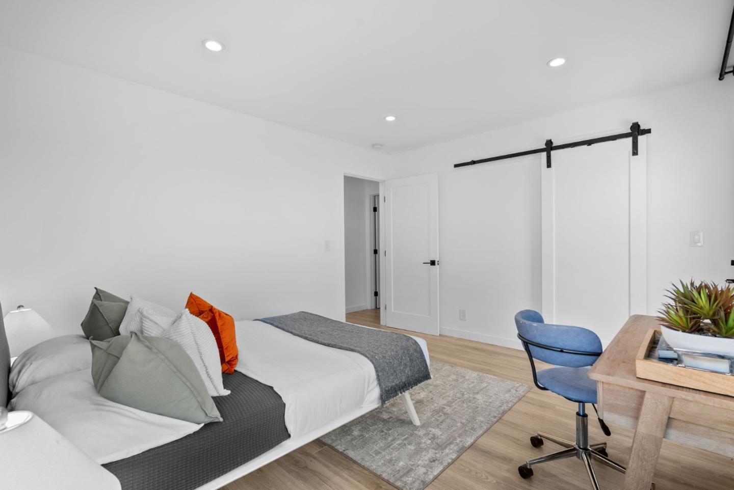 Detail Gallery Image 17 of 27 For 903 Laurel Ave, Menlo Park,  CA 94025 - 3 Beds | 1 Baths