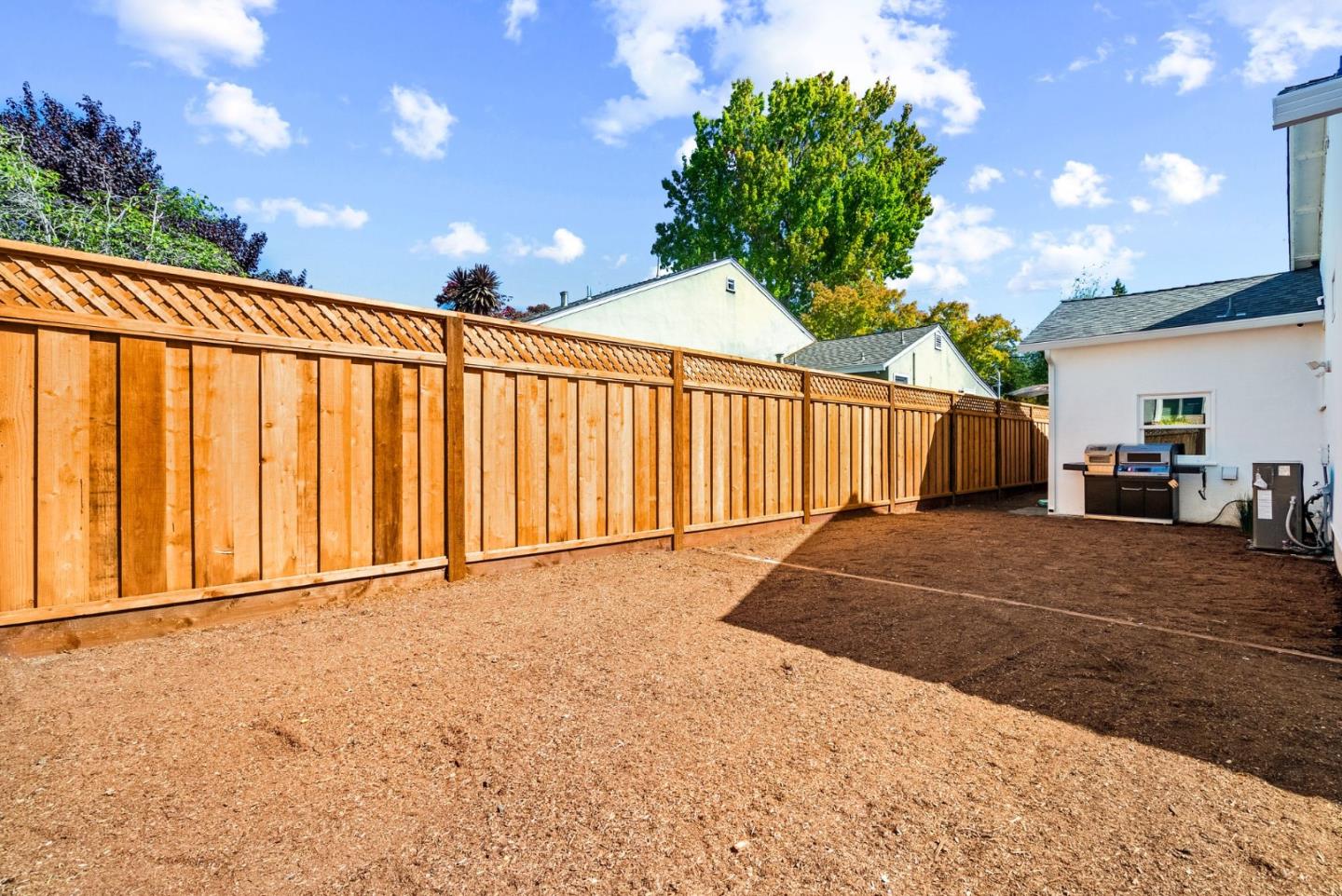 Detail Gallery Image 22 of 27 For 903 Laurel Ave, Menlo Park,  CA 94025 - 3 Beds | 1 Baths