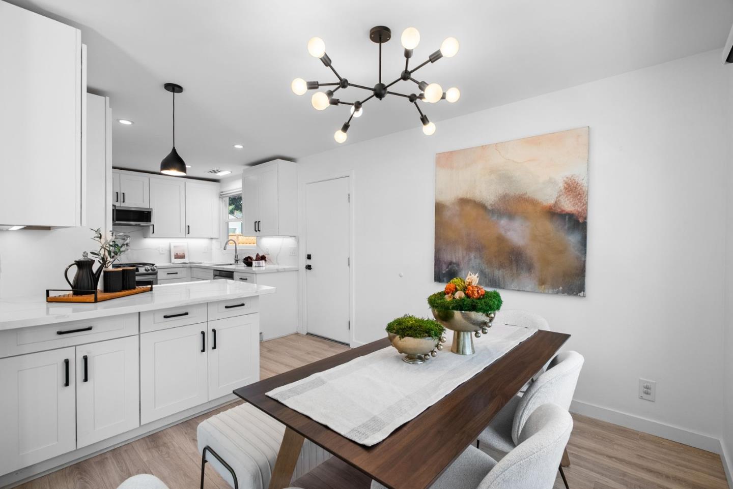 Detail Gallery Image 5 of 27 For 903 Laurel Ave, Menlo Park,  CA 94025 - 3 Beds | 1 Baths