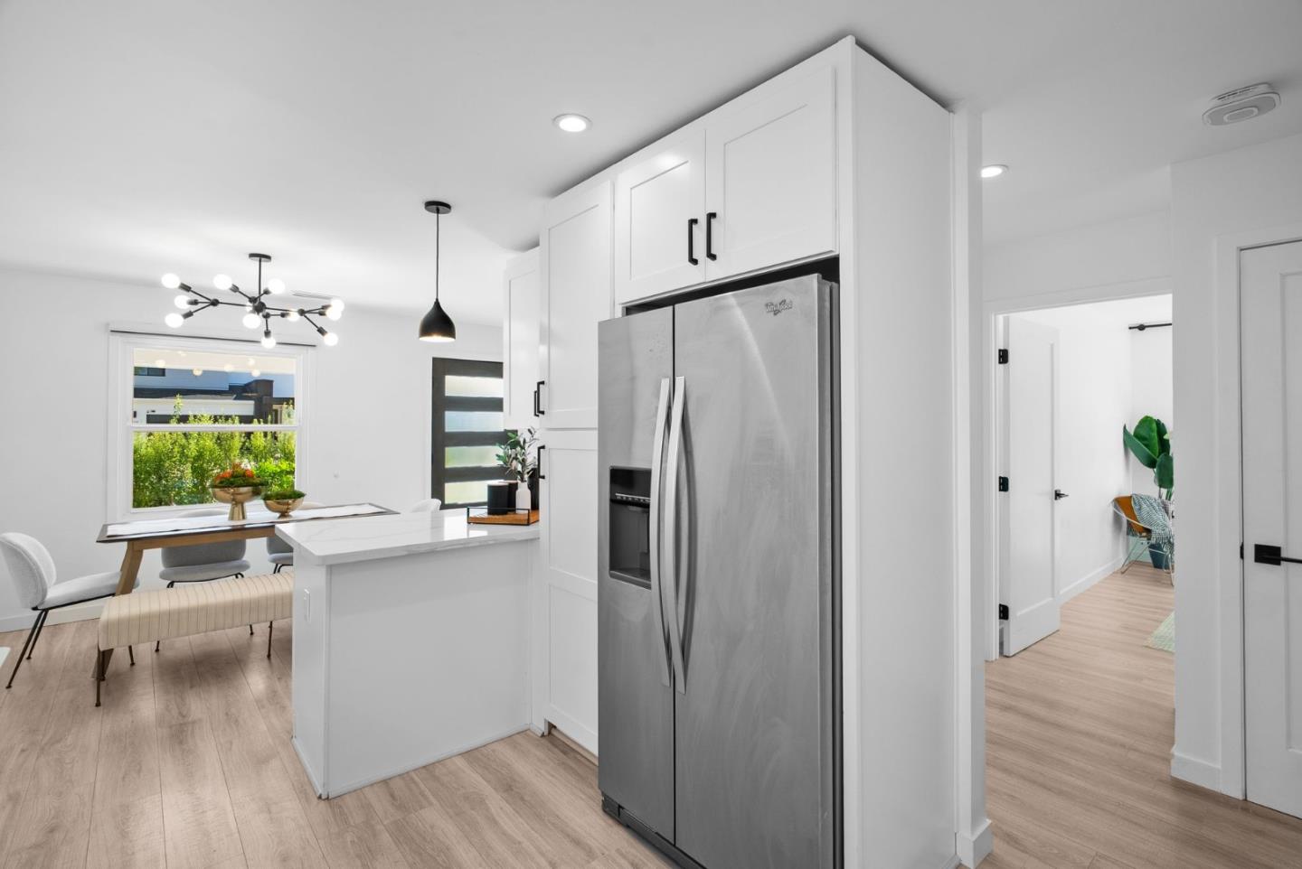 Detail Gallery Image 9 of 27 For 903 Laurel Ave, Menlo Park,  CA 94025 - 3 Beds | 1 Baths