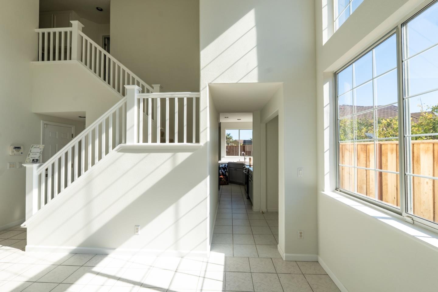 Detail Gallery Image 10 of 44 For 441 Adrian Ct, Hollister,  CA 95023 - 5 Beds | 3 Baths