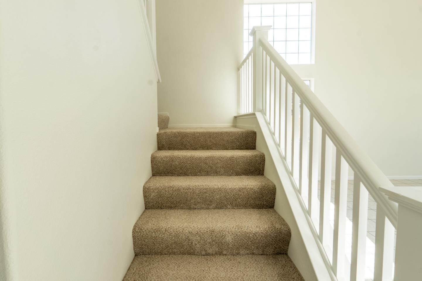 Detail Gallery Image 11 of 44 For 441 Adrian Ct, Hollister,  CA 95023 - 5 Beds | 3 Baths